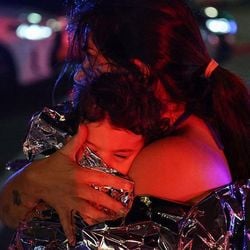 Mais de mil pessoas participavam de um festival judaico em uma das praias mais famosas da Austrália quando atiradores começaram a alvejar a multidão, deixando ao menos 11 mortos e dezenas de feridos.