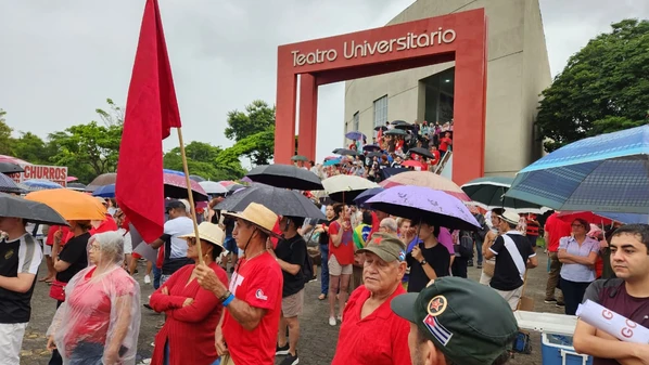 Protesto realizado neste domingo (14), na Ufes, faz parte de mobilização contra o PL da Dosimetria, aprovado na última quarta (10) pela Câmara dos Deputados