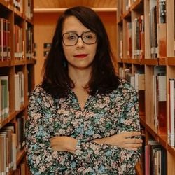 Beatriz Rey analisa tensão entre Congresso e STF e afirma que parlamento brasileiro passa por processo de desinstitucionalização.