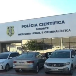 Testemunhas relataram à Polícia Militar que seriam cerca de cinco suspeitos e que eles fugiram em direção a uma área de mata