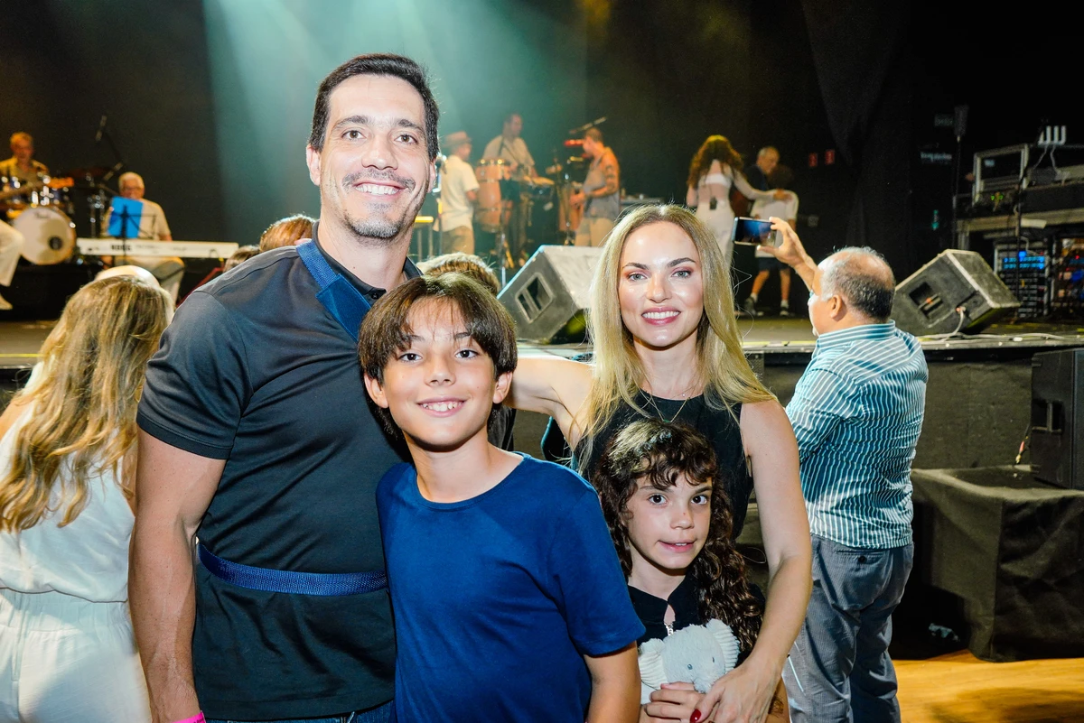 Alberto Nemer e Luciana Nemer e filhos