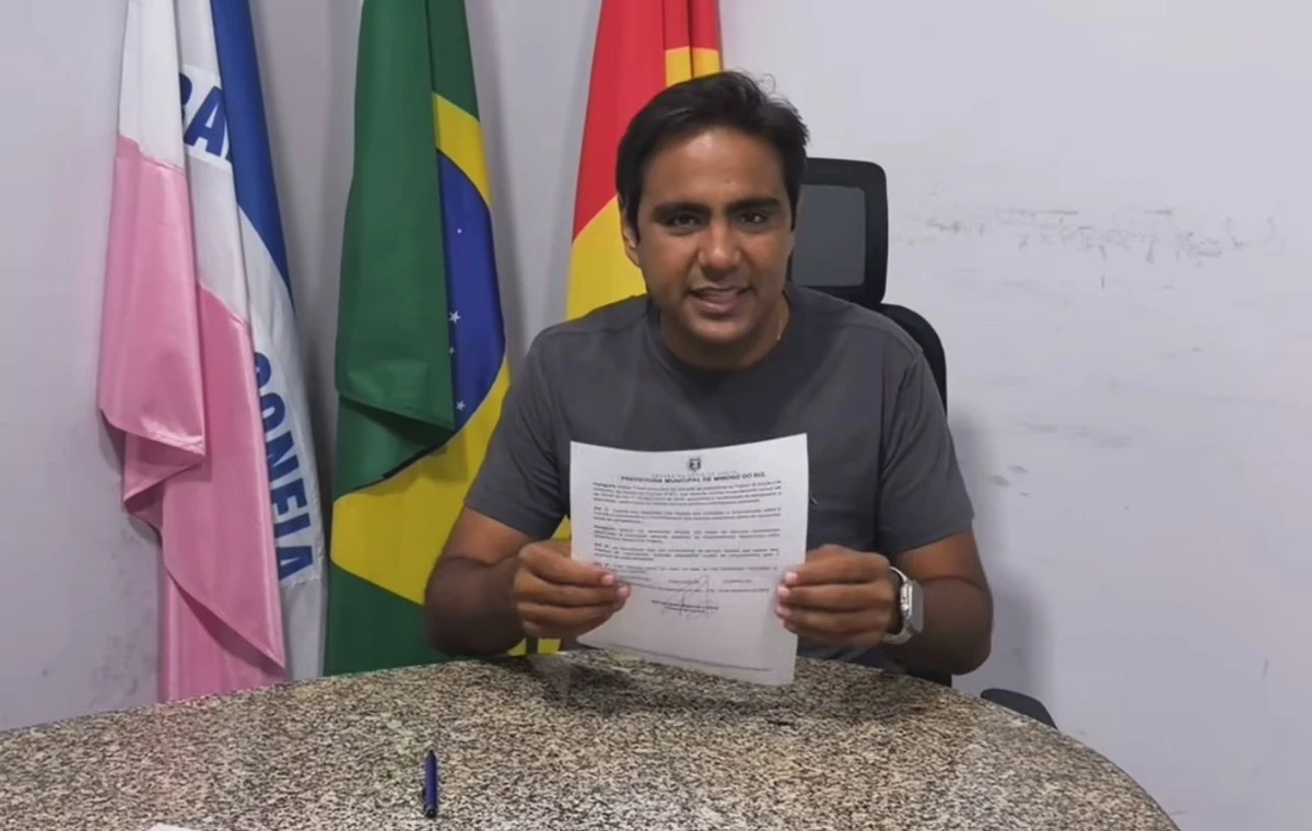 Nas redes sociais, Peter Costa exibe o decreto do ponto facultativo