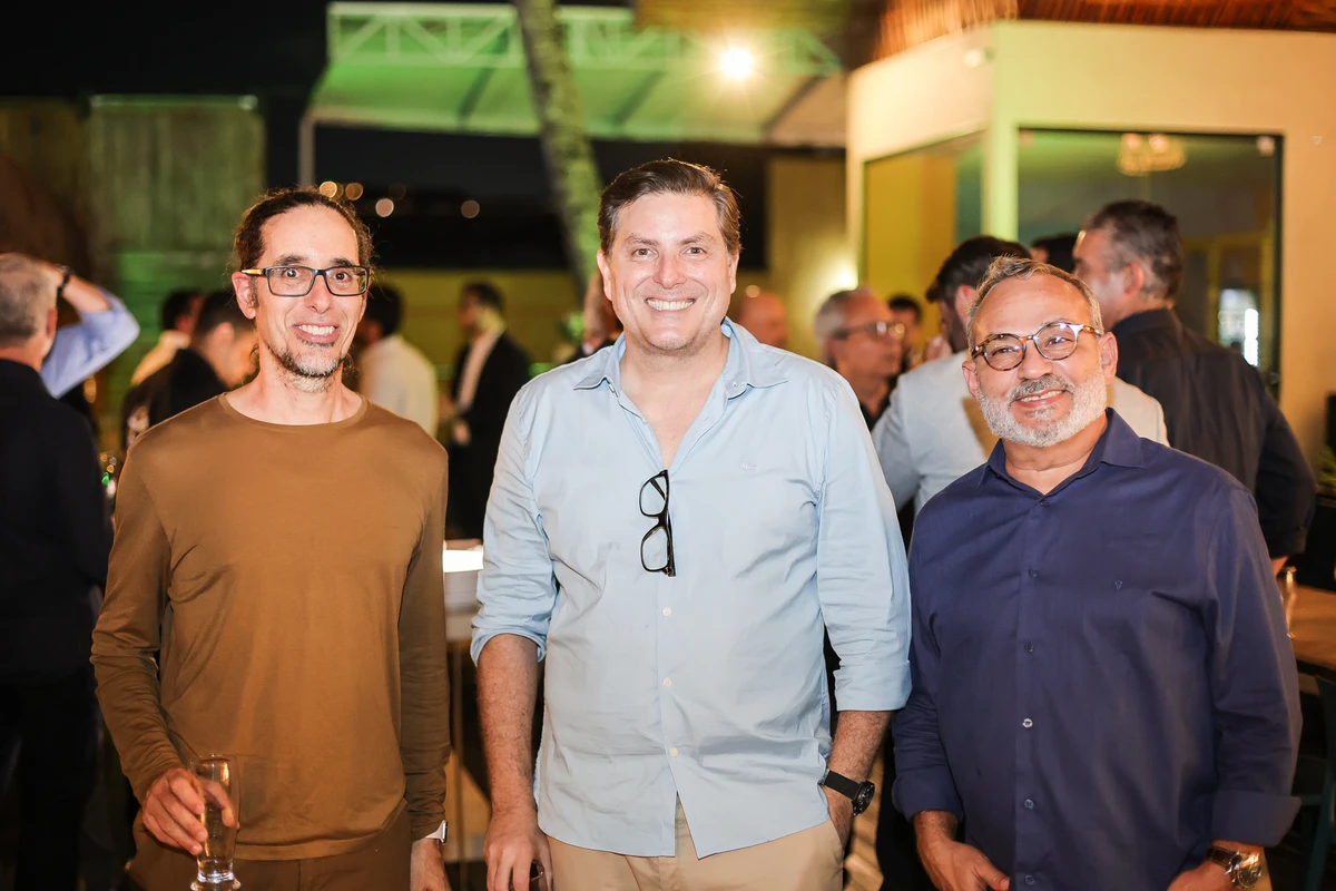  Rogério Almeida, Breno Monteiro Peixoto e Alexandre Schubert