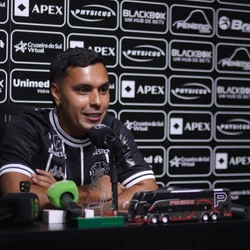 Alisson Faria é ponta de origem, mas já fez a função em outros clubes