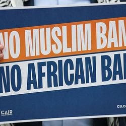 Imigrantes contam à BBC como o governo Trump cancelou abruptamente as cerimônias de cidadania que marcariam a sua naturalização, sem maiores explicações.