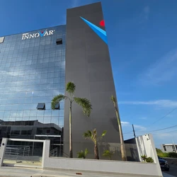 Grupo Innovar, de Marataízes, recebe premiação dupla no Quality Festival 2025, no Panamá, e destaca frota de unidades móveis e nova sede no ES