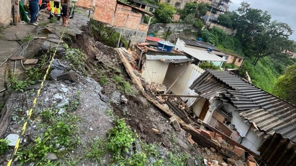 A criança sofreu parada cardiorrespiratória e precisou ser reanimada por cerca de 50 minutos por equipes do corpo de bombeiros e do Samu