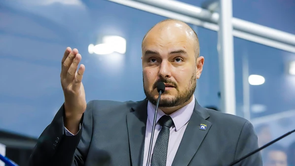 "O partido vai se comportar como barriga de aluguel?", indaga o líder do partido bolsonarista na Câmara de Vitória