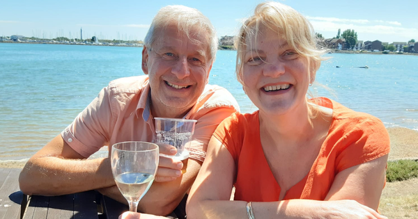 Inquérito concluiu que Chris Stone-Houghton sofria surto psicótico quando matou a esposa, Ruth.