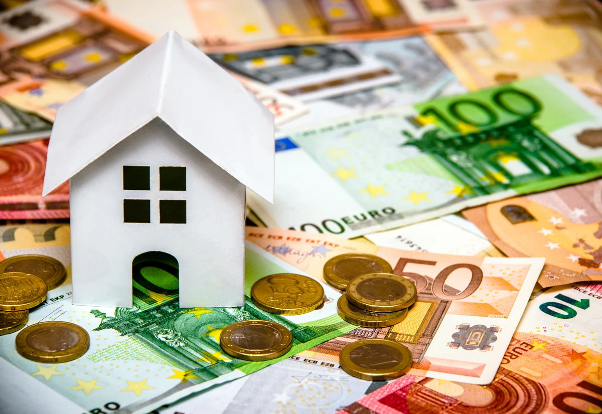 O problema começa quando essa lógica invade um dos temas mais importantes da vida adulta: a escolha da moradia.