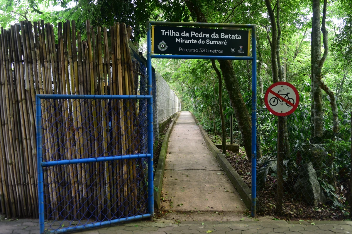 Pedra da Batata - Trilha - Parque da Fonte Grande, Vitória por Carlos Alberto Silva