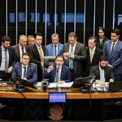 Proposta aprovada na Câmara será analisada pela Comissão de Constituição e Justiça do Senado, mas texto gerou polêmica por juristas considerarem que abre espaço para beneficiar criminosos de forma ampla