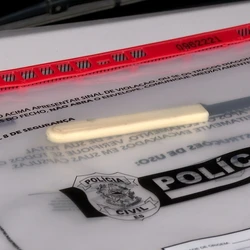 Caso aconteceu na noite de terça-feira (16), no bairro Soteco, quando pai e filho - um menino de dois anos - estavam passeando