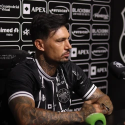 Volante de 40 anos tem rodagem por grandes clubes do Brasil