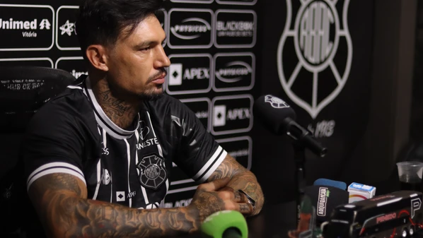 Volante de 40 anos tem rodagem por grandes clubes do Brasil