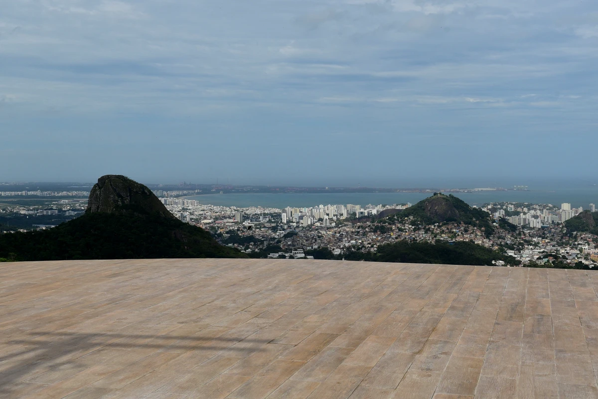 Mirante em reforma no Parque da Fonte Grande, Vitória por Carlos Alberto Silva