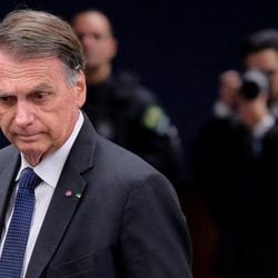 Presidente diz a jornalistas que vetará o projeto de lei, aprovado pelo Senado, que reduz penas de condenados pelo 8 de janeiro, incluindo Bolsonaro.