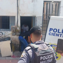 Caso aconteceu na manhã desta quinta-feira (18), no bairro Barramares; ainda não há informações sobre as causas do fogo