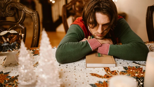 Condição é marcada por sentimentos de tristeza, ansiedade e melancolia dias antes do Natal e do Ano Novo