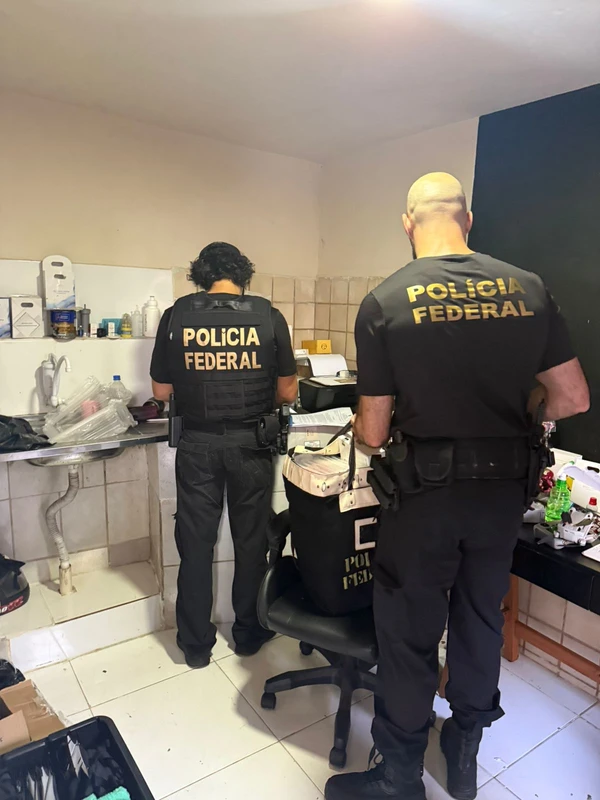 Celulares e equipamentos eletrônicos estão entre os materiais procurados durante as diligências da Polícia Federal por Divulgação | Polícia Federal