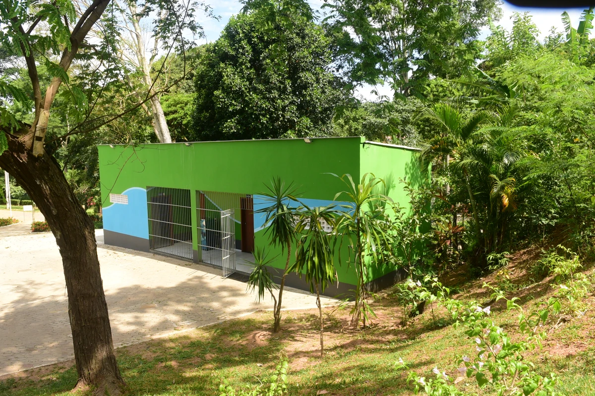 Parque Botânico do Horto Florestal - Banheiros por Carlos Alberto Silva