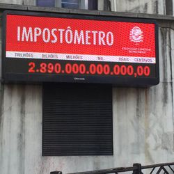 Governo deixará de arrecadar o equivalente a 4 vezes o orçamento do Bolsa Família em 2026 em renúncias fiscais que beneficiam poucos, diz estudo.