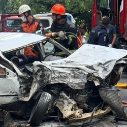 Colisão ocorreu no trecho da rodovia federal no distrito de Baunilha e mobilizou equipes da PRF, Samu/192 e Bombeiros; ocupantes do carro ficaram feridos