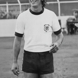 Campeão como jogador e técnico, o Capitão foi um dos maiores zagueiros da história alvinegra