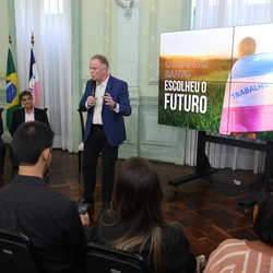 Outra tese possível é de que os eleitores capixabas querem renovação, argumento utilizado pelos que contestam a escolha do vice-governador como pré-candidato casagrandista