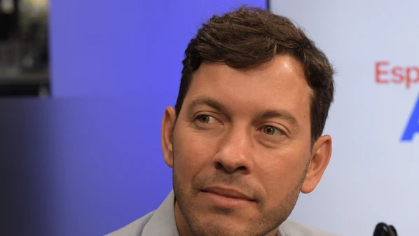 Prefeito de Vila Velha é pré-candidato ao Palácio Anchieta, mas não descarta disputar o Senado. Para participar do pleito ele tem que tomar uma decisão difícil, que vai além do cargo escolhido