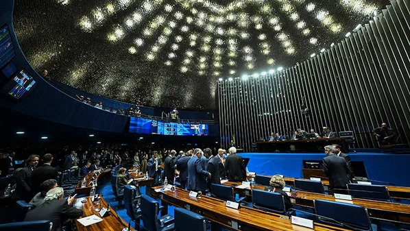 Projeto limita benefício a crimes contra o Estado democrático de Direito; texto segue para sanção de Lula, que já sinalizou que deve vetar proposta