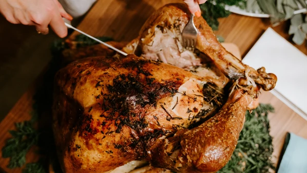 Pesquisa do Procon chama a atenção porque itens idênticos e da mesma marca apresentam diferenças expressivas de preço