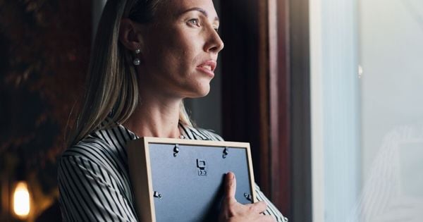 Psicólogo destaca por que é tão difícil celebrar quando se passa por uma perda e dá dicas para cuidar da saúde emocional