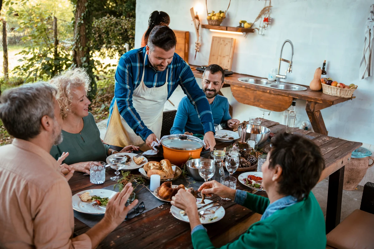 Os ambientes externos geralmente são um dos principais locais de reunião da ceia de natal