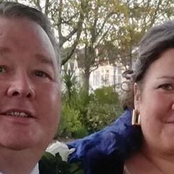 A esposa de Christopher Mills, Michelle, e o amante dela queriam vê-lo morto. O caso foi descrito pela polícia como "um drama de TV", mas, para Mills, foi terrivelmente real.