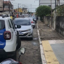 Ocorrência aconteceu na tarde deste sábado (20) no bairro Aviso; suspeito estava armado e foi socorrido pelo SAMU