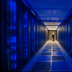 Para megainvestidores, os data centers são enquadrados na categoria de ativos imobiliários, criando um novo negócio dentro do mercado de imóveis, atraindo investidores que antes investiam, por exemplo, em galpões logísticos.