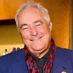 Mark Constantine, cofundador da marca de cosméticos Lush, diz que gosta de ser um ativista nerd que defende os direitos das minorias e considera isso um pilar importante do seu negócio.