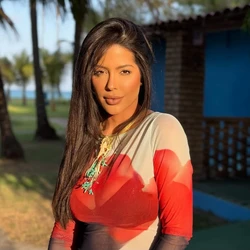 Lais Caldas contou que engravidou mesmo fazendo uso de anticoncepcional. Segundo ela, isso aconteceu durante um protocolo de emagrecimento realizado antes do casamento, quando utilizou uma caneta emagrecedora