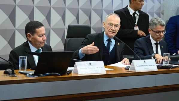 Cabe a nós, legisladores, encerrarmos de uma vez por todas o ciclo de conivência, omissão e fragilidade institucional que permitiu o fortalecimento da criminalidade