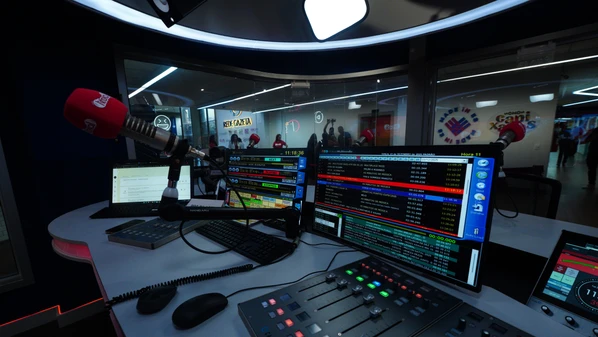 Modernização transforma a experiência do público, que passa a acompanhar a programação em tempo real com imagens e maior interação