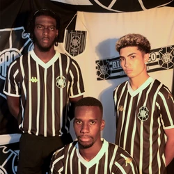 Modelo produzido pela Kappa está à venda