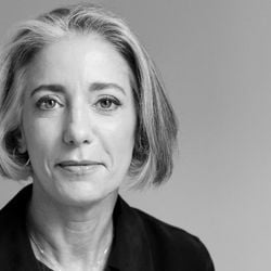 Psicanalista e escritora fala sobre os novos arranjos familiares, diz que é preciso deixar de idealizar a família e os encontros de fim de ano e baixar as expectativas para sobreviver a eles.