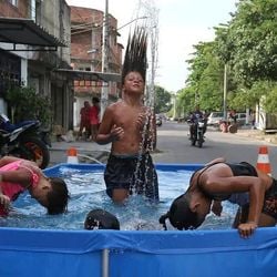Massa de ar quente e bloqueio atmosférico mantêm temperaturas muito acima da média no Centro-Sul do país, com recordes, riscos à saúde e pouca chance de alívio imediato