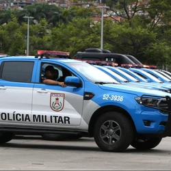 O roubo ocorreu no BRT estação Rubem Vaz, na altura do Bonsucesso. Policiais militares do Batalhão de Vias Expressas e o Corpo de Bombeiros foram acionados para atender a ocorrência