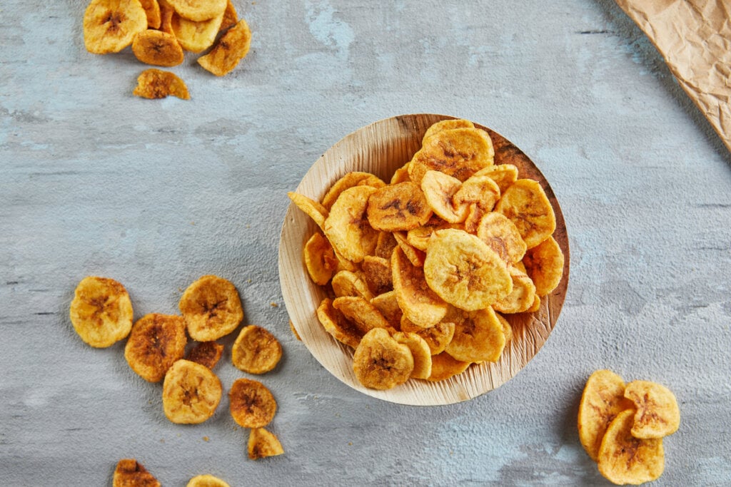Chips de banana (Imagem: AlexDonin | Shutterstock)