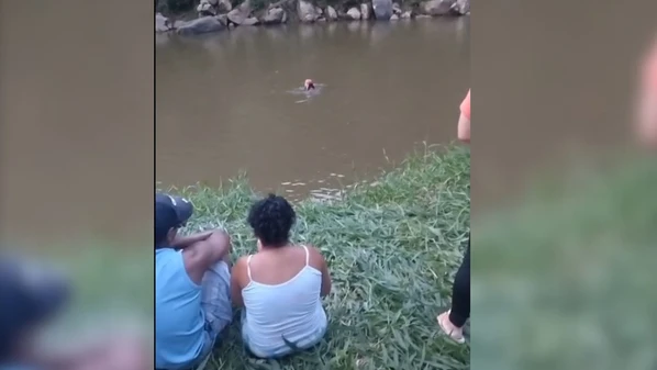 Adolescente de 15 anos sumiu após nadar no local; equipes retomaram os trabalhos na manhã deste sábado