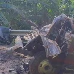 Vendedor de 69 anos, o filho e a nora morreram após caminhão em que estavam ser atingido por uma pedra que se desprendeu de uma carreta, na altura do km 386, em Iconha