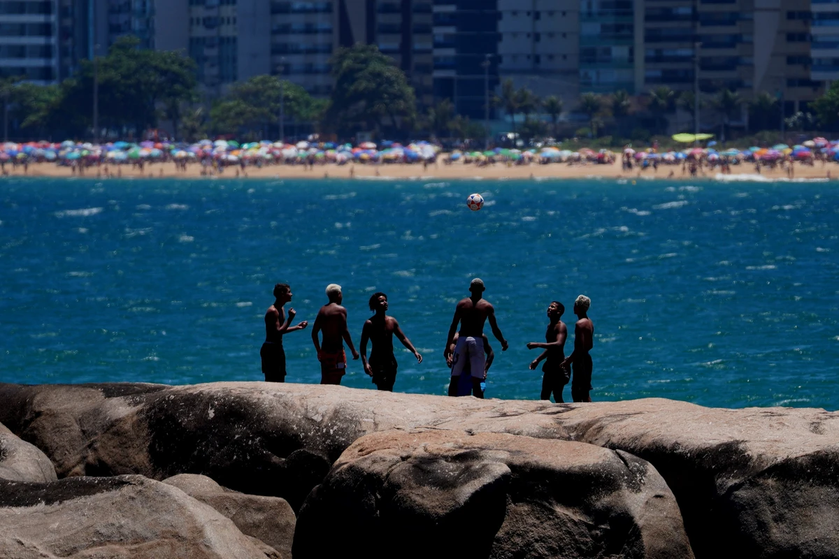 Praia da Costa por Fernando Madeira