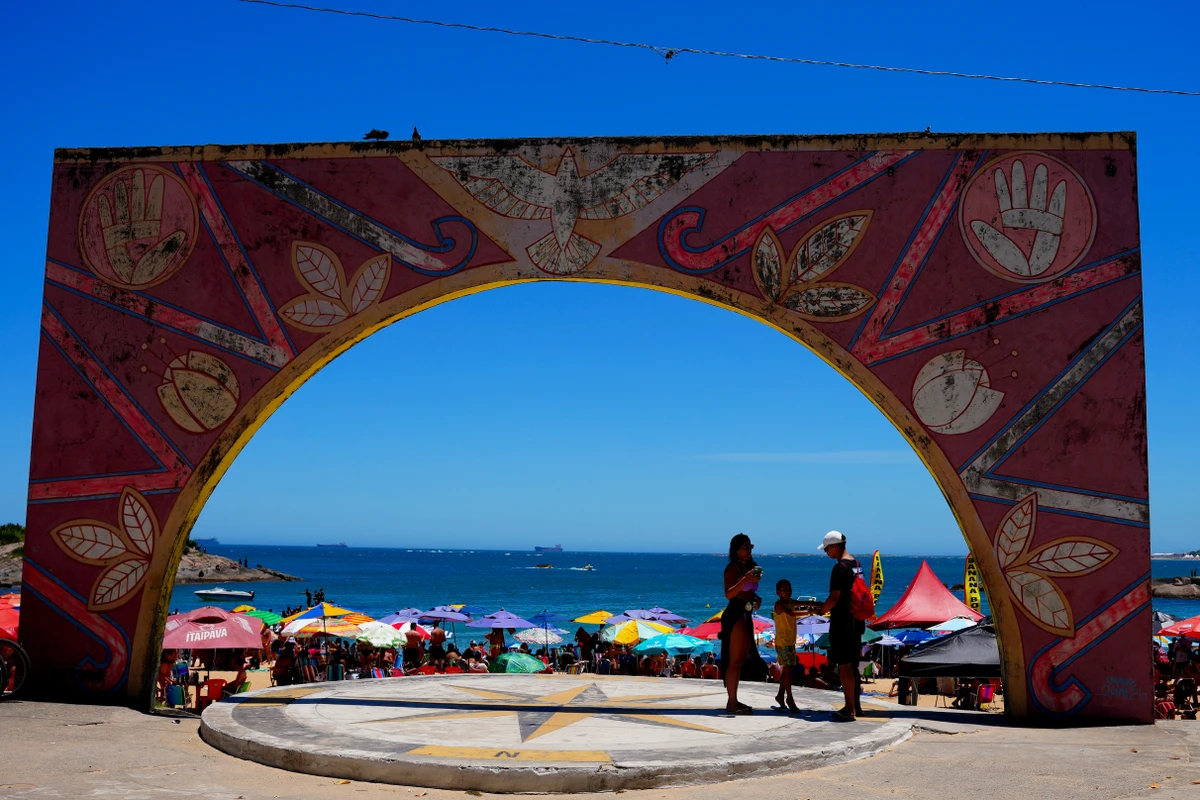 Praia da Costa por Fernando Madeira